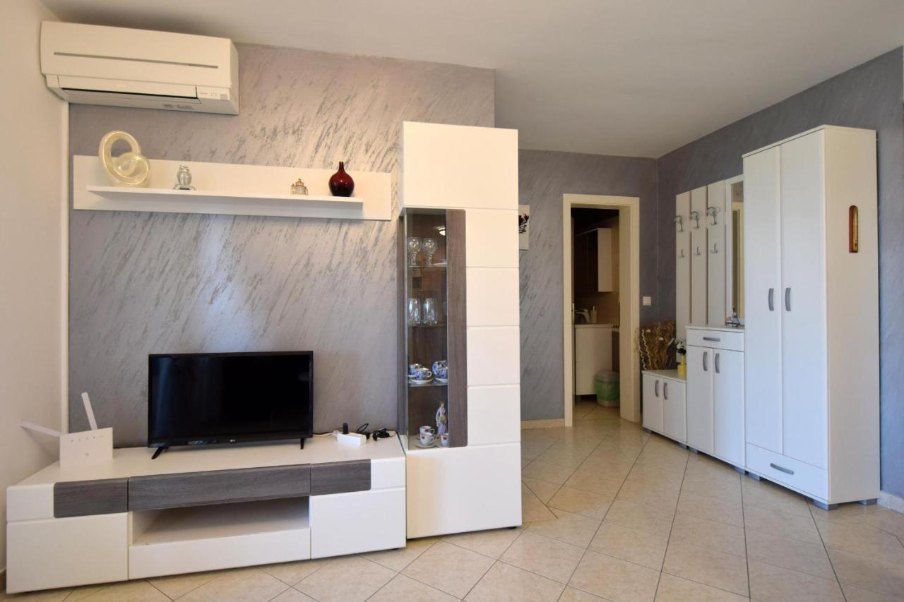 Apartment Lucy Malinska Extérieur photo