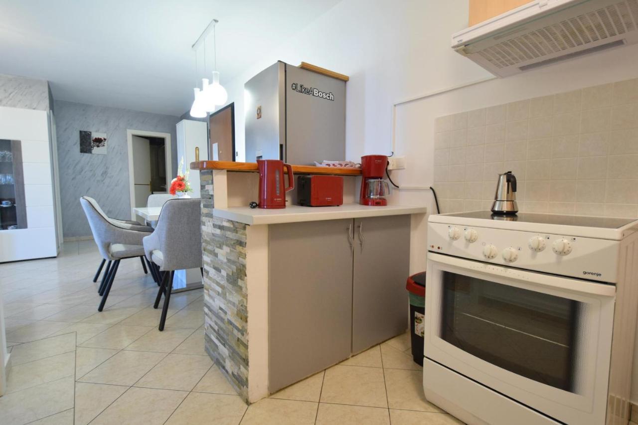 Apartment Lucy Malinska Extérieur photo