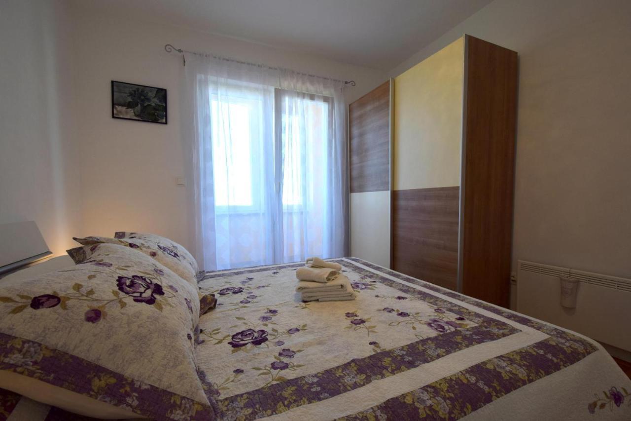 Apartment Lucy Malinska Extérieur photo