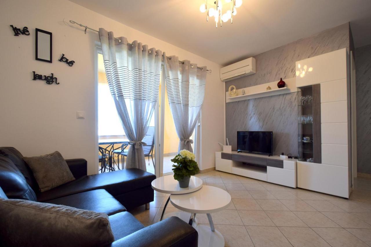 Apartment Lucy Malinska Extérieur photo